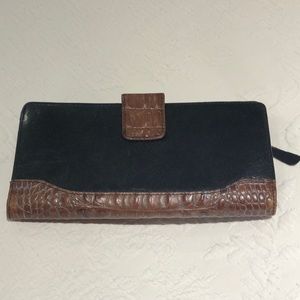 Brahmin wallet